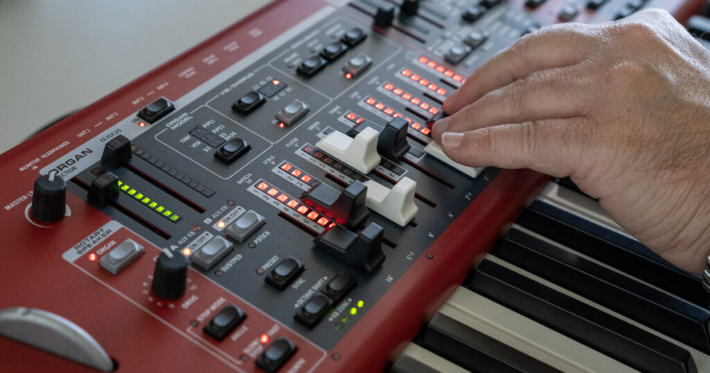 Nord stage 4 88 stage keyboard piano organ synth fxs algam eko news smstrumentimusicali