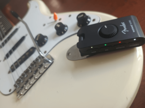 Fender Mustang Micro mini amplificatore chitarra micro personal amplifier review recensione opinion opinione Frank Caruso news test smstrumentimusicali 