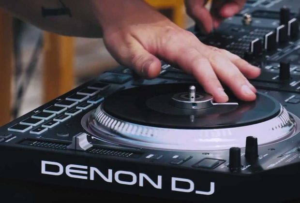 Denon DJ virtual software hardware player performance live strumenti musicali