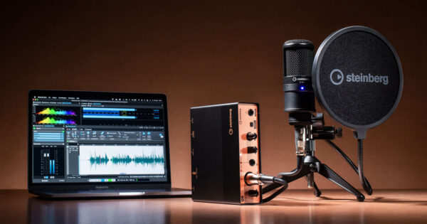 Steinberg UR12 Podcast Starter Pack interfaccia audio microfono home studio recording strumentimusicali