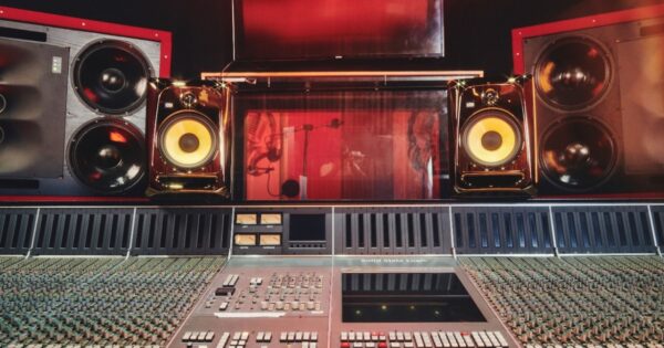 krk classic 8ss near field studio monitor scott storch news mpi electronic smstrumentimusicali.it