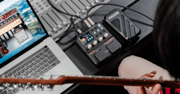 NUX MG-101 pedaliera per chitarra con tecnologia avanzata, interfaccia user-friendly e funzionalità di modellazione digitale, tra cui effetti, looper, drum machine e opzioni di live streaming. news Frenexport smstrumentimusicali